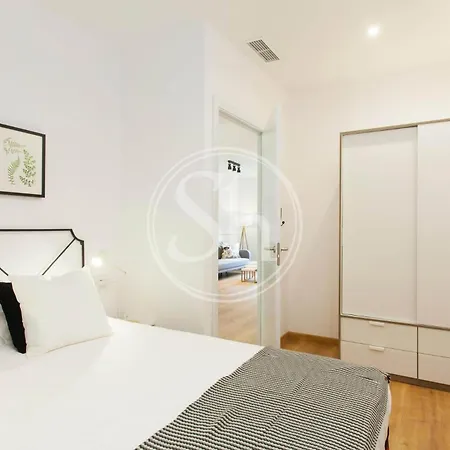 Moderno Y Bonito Apartamento En Urgell